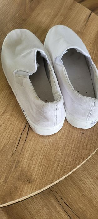 Trampki  biala 39