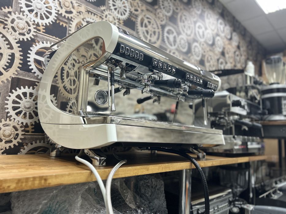 Кавомашина Nuova Simonelli Aurelia Wave Мультибойлер