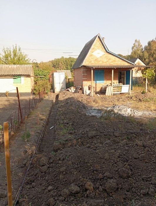 Продам дачу з земельною ділянкою