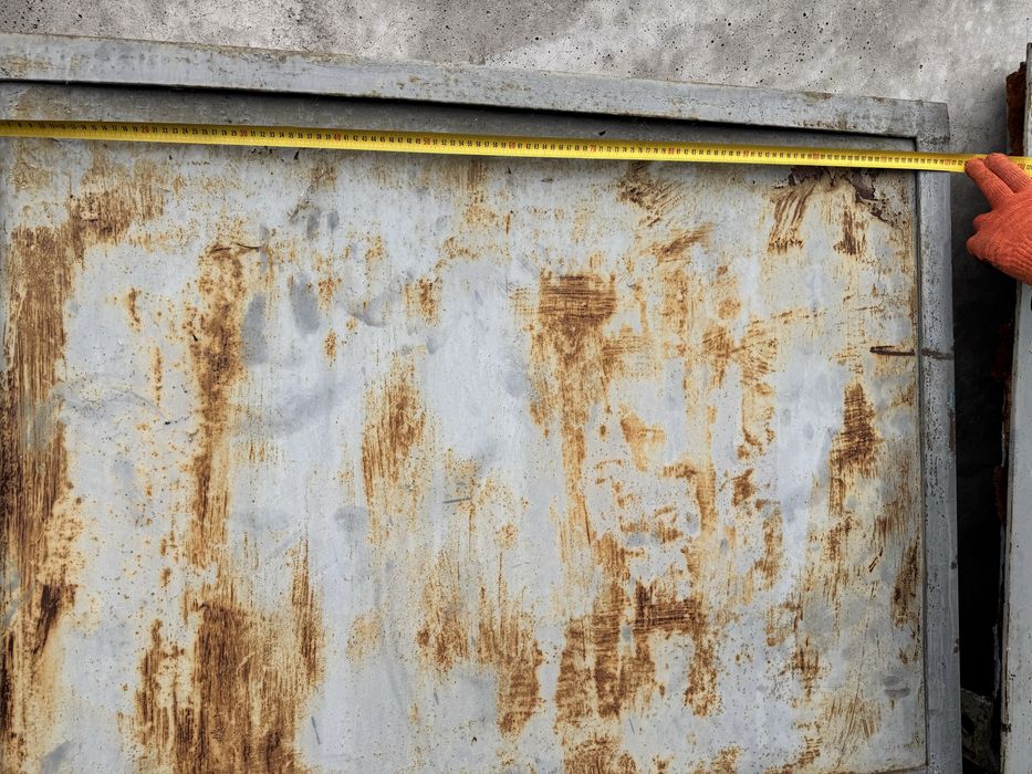 Ворота металеві міцні доставка