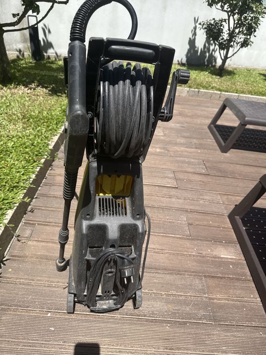 Duas Maquinas de pressao, em bom estado!
