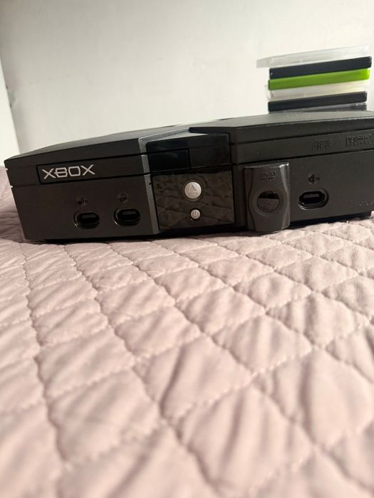 Xbox Clássica Original 1.6 – Nova + 2 Controles + Comando TV + Jogos