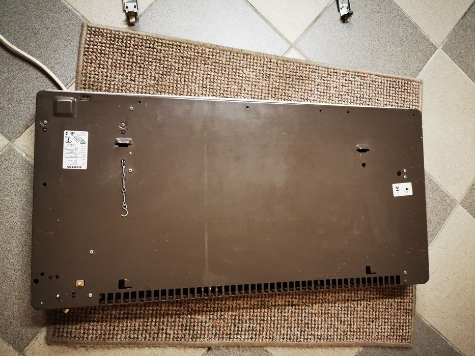 Piecyk elektryczny na ścianę. Dobrze ogrzewa 20m2