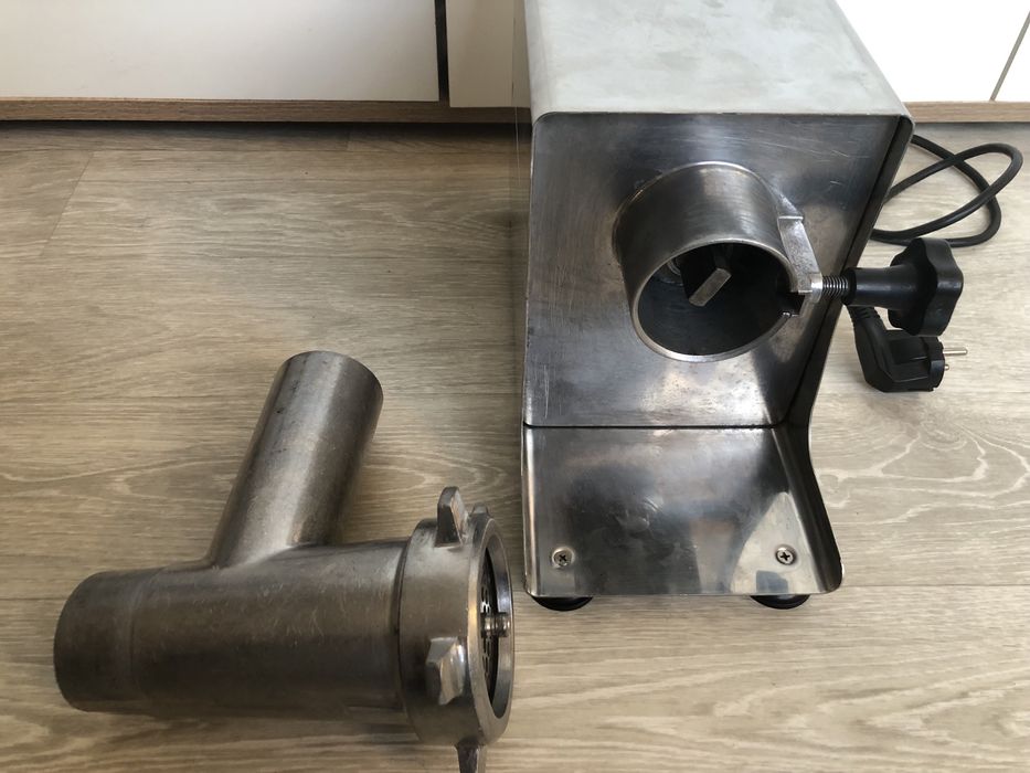 Мясорубка Koncar mem 12e