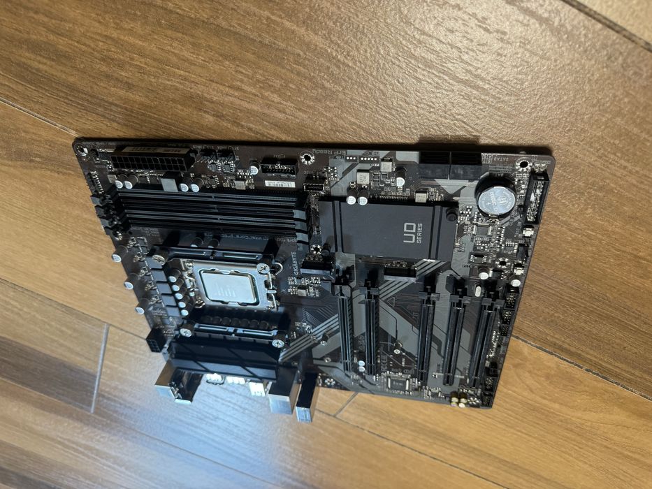 Plyta główna b760 ds3h ax ddr4 + procesor intel core i7-13700F