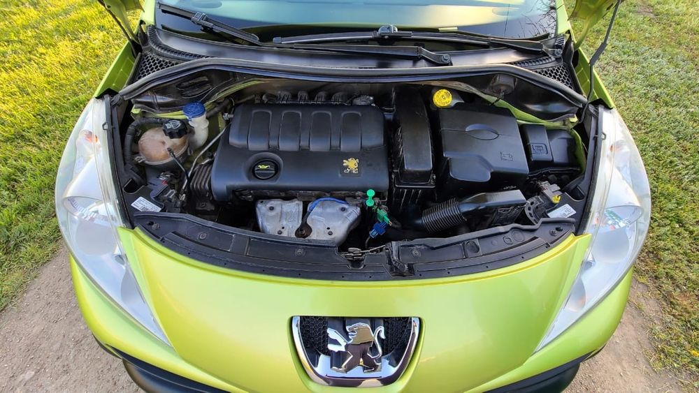 Продам своє авто  Рeugeot  207