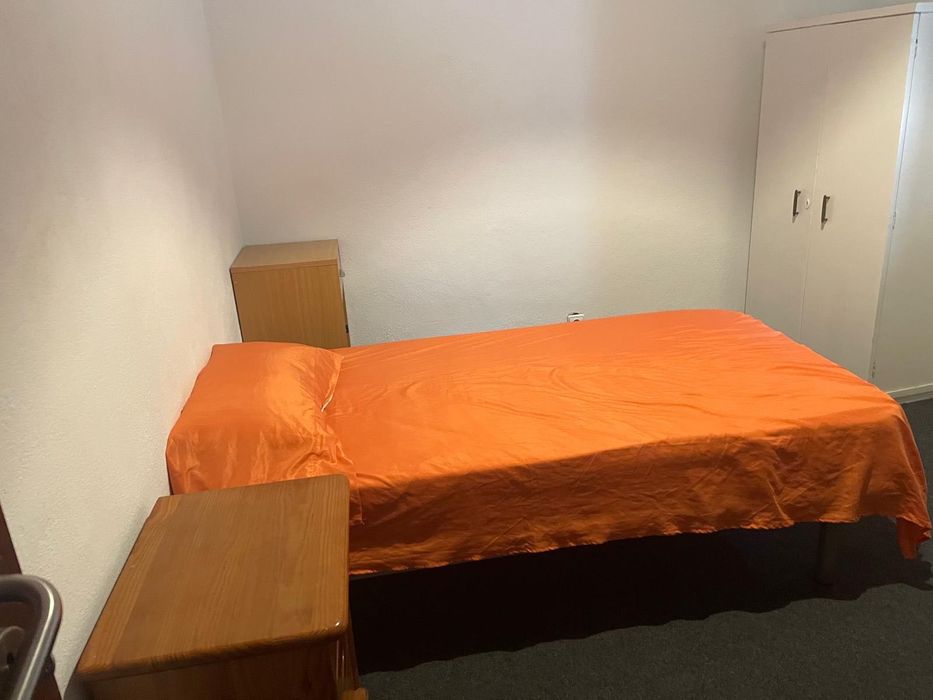 Quarto solteiro arrendar em Cascais