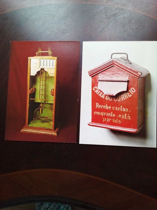 12 Postais com peças do Museu dos CTT, editados pelo mesmo.