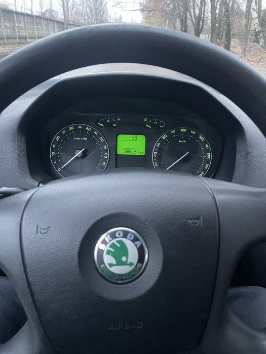 Шкода A5 1.6 • 188 тис пробіг • В рідній фарбі