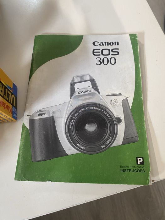 Canon EOS 300 analogica com bolsa e livro de instrucoes original