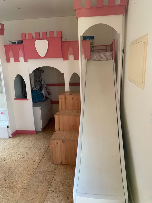 Cama castelo infantil