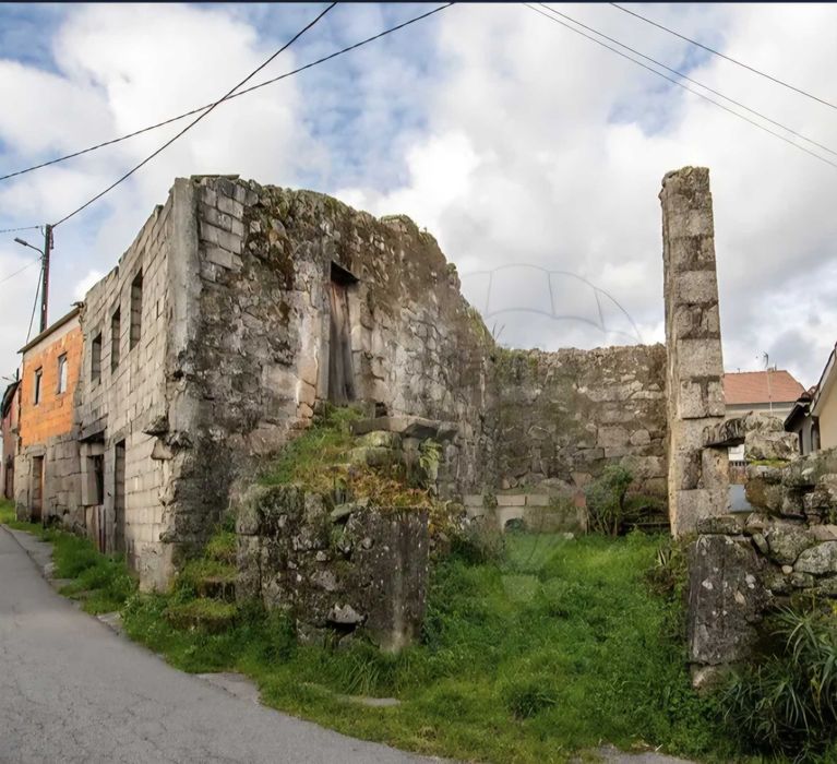 Vendo casa para renovar