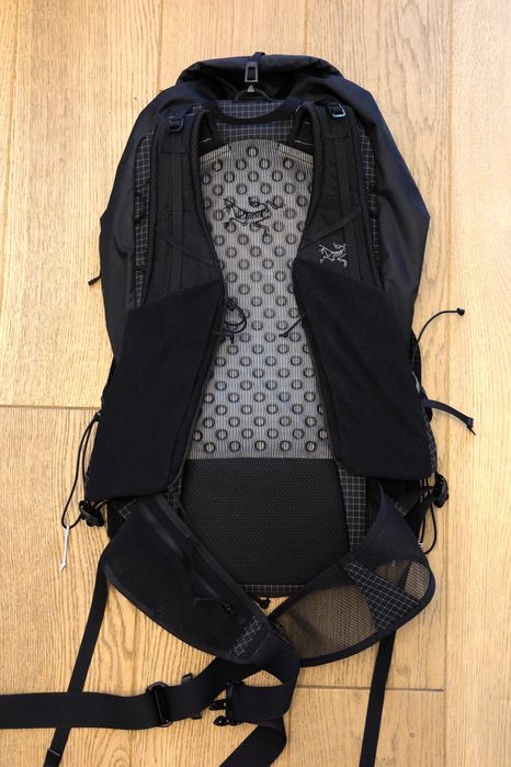 Arcteryx Aerios 35 / lekki plecak turystyczny / czarny