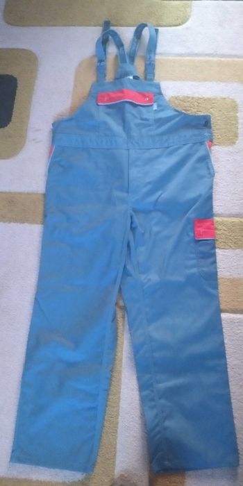 Продам робочий напів комбінезон.
