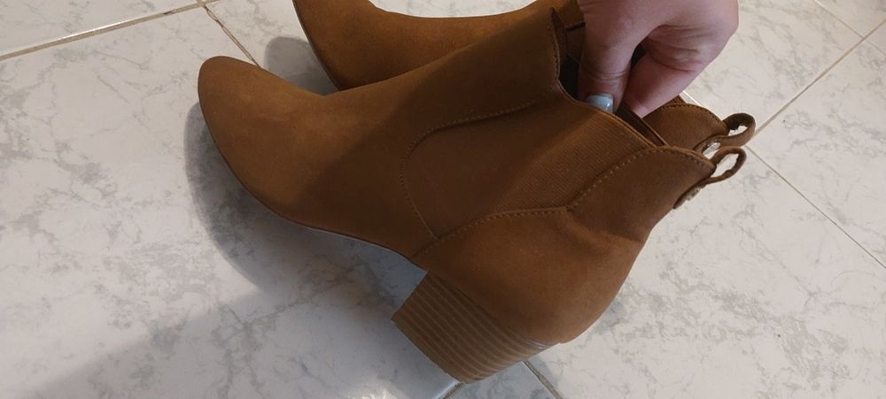 Botas clássicas de outono-primavera tamanho 40 em cor castanha e ferru