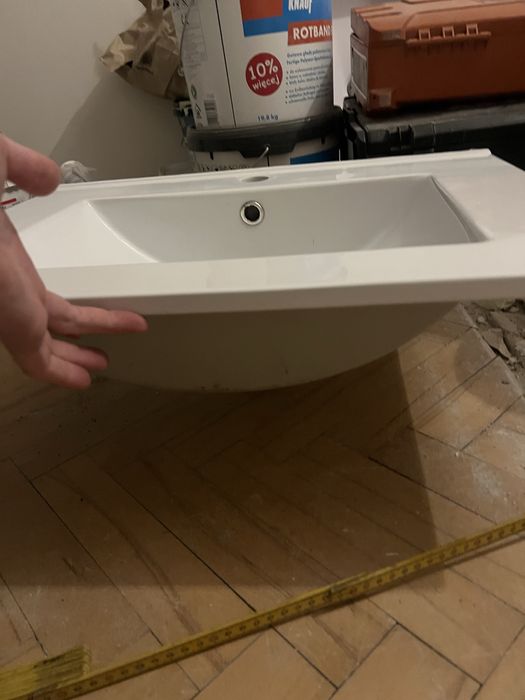 Umywalka, zlew lazienkowy