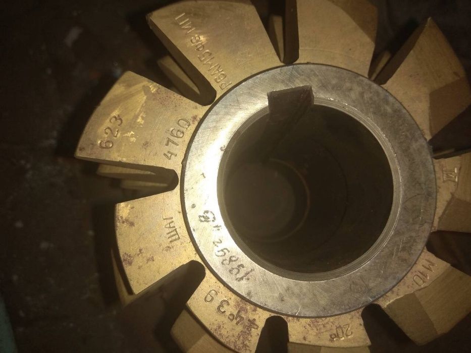 Черев'ячні фрези по металу