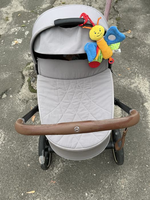 Продаю детскую коляску Cybex 2  в 1