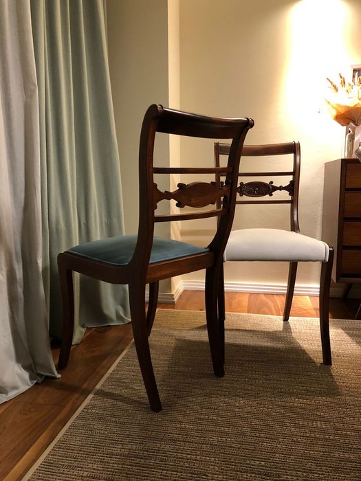 10 Cadeiras em Mogno Maciço