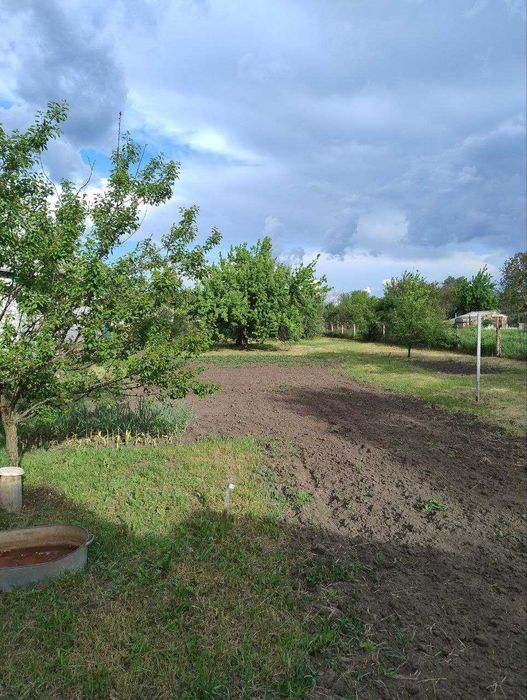 Продам кирпичный дом 108м2, земельный участок 25 соток г.Мерефа SM