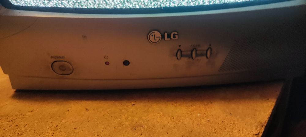 Televisão LG  pequena