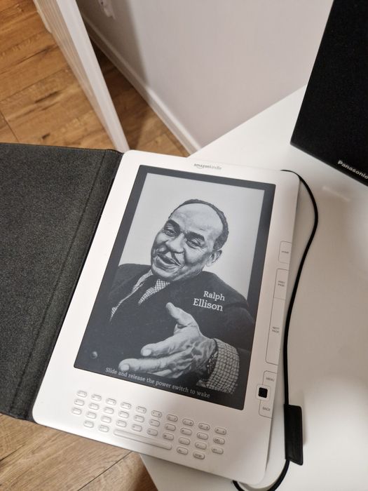 Amazon kindle dx 2 gen D00801