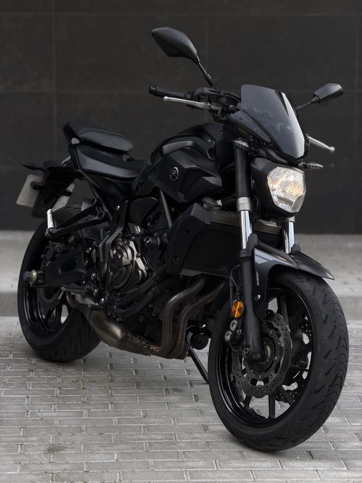 YAMAHA MT07 - com Akrapovic! Impecável!