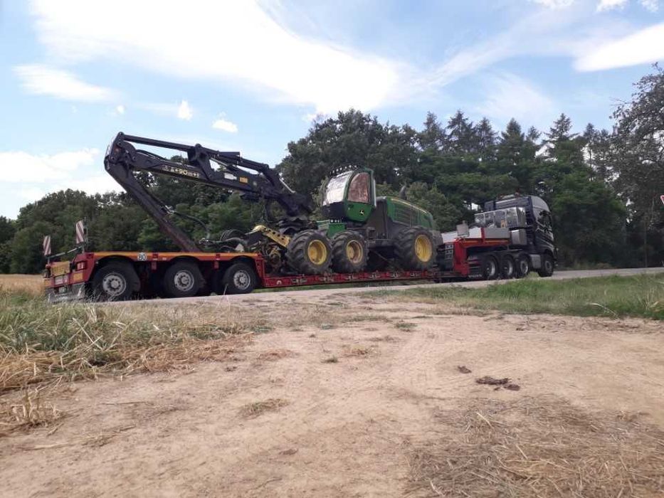 Transport niskopodwoziowy maszyn koparek laweta platforma
