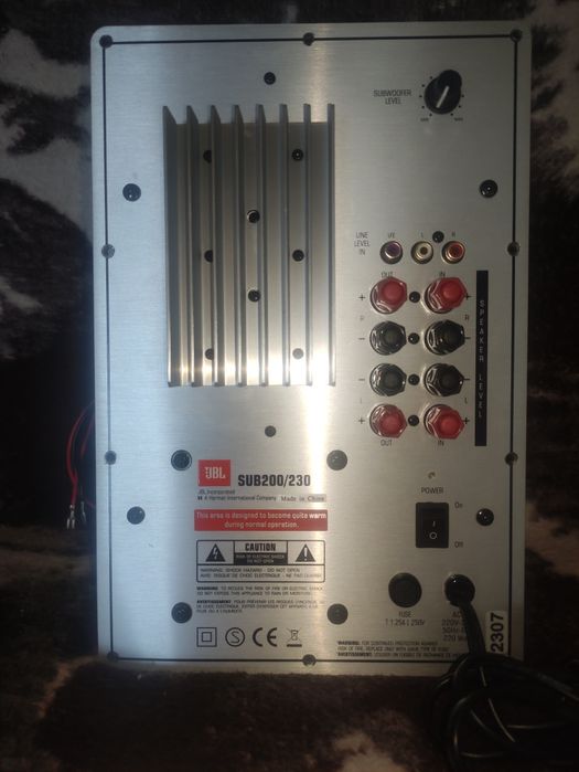 Wzmacniacz do subwoofera JBL 200/230