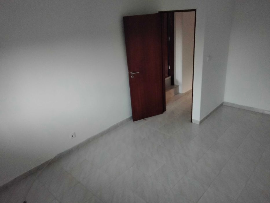 Casa para Alugar T1 Caneças