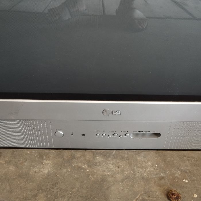 Продам телевизор