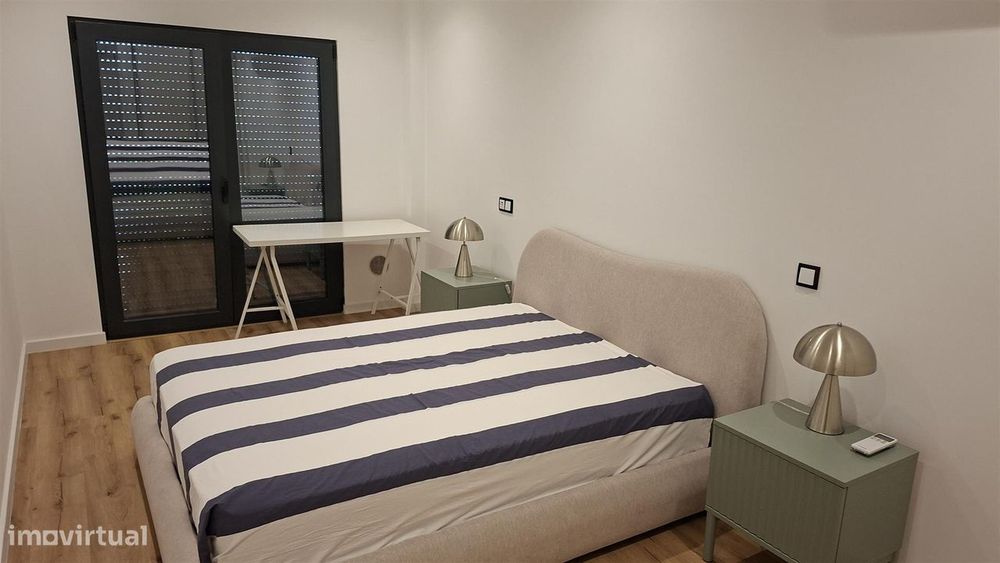 Apartamento T3 com varanda e garagem em Faro