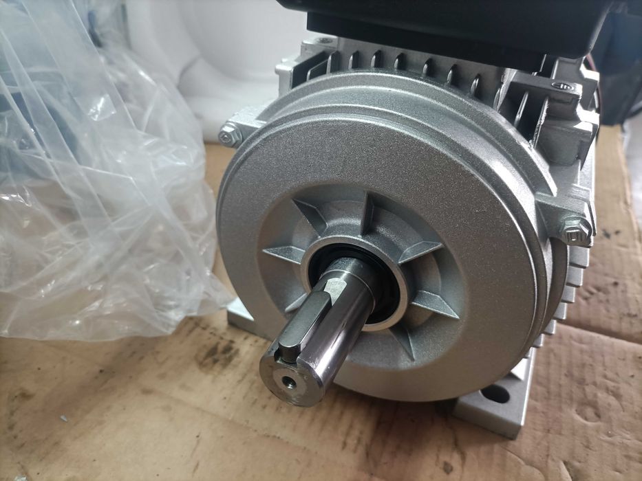 Motor elétrico monofásico novo