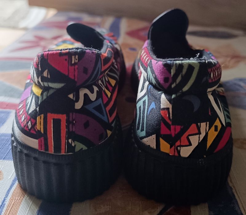 Tenisówki na koturnie ala desigual 24,5