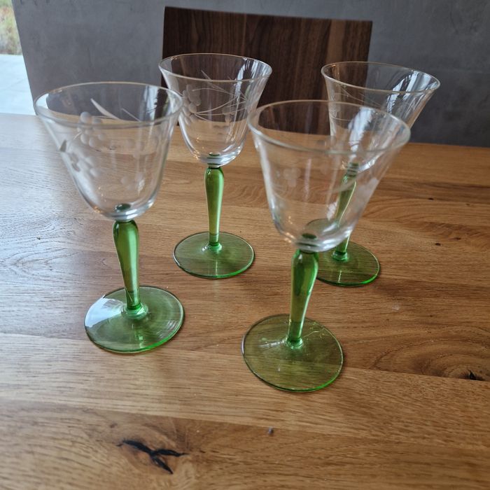 Komplet 4 kieliszków do wina PRL