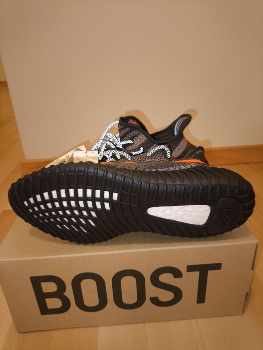 Yeezy boost 350 v2 Carbon Beluga 44