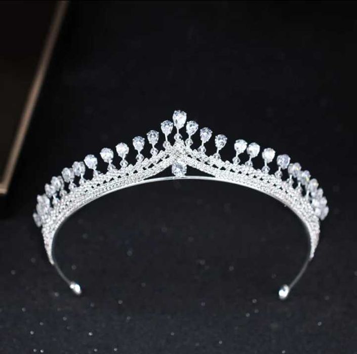 Srebrny diadem/tiara