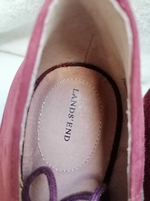 Czerwone zamszowe czółenka Lands’ End, r. 41