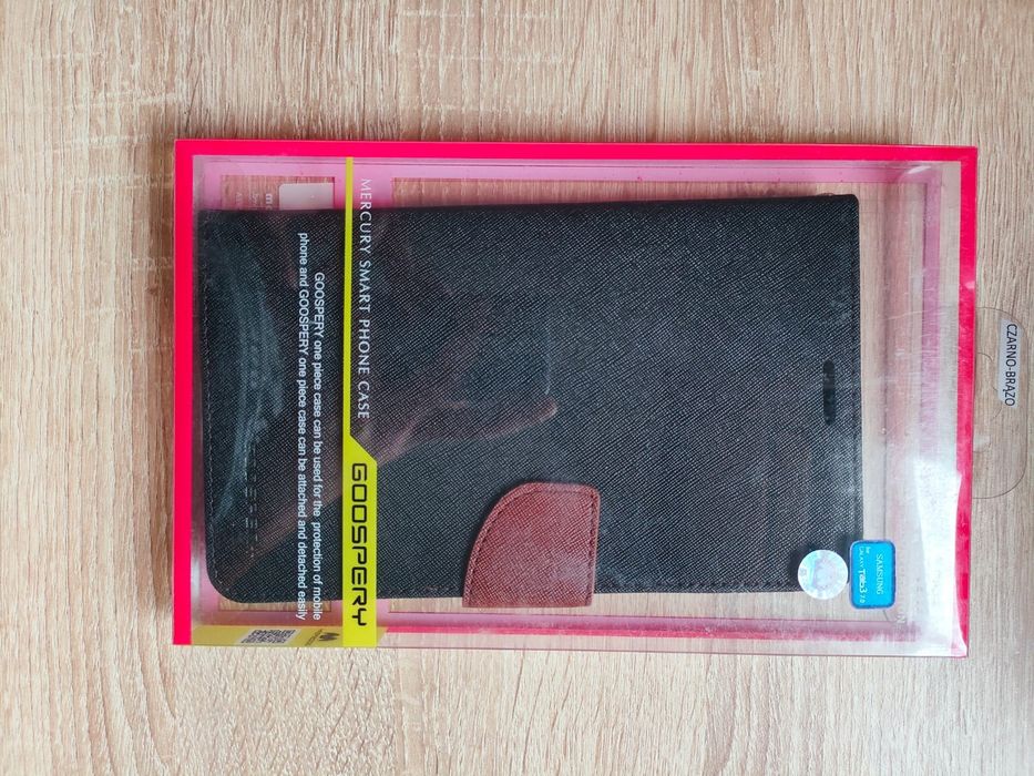 Zestaw etui na smarfony i tablety