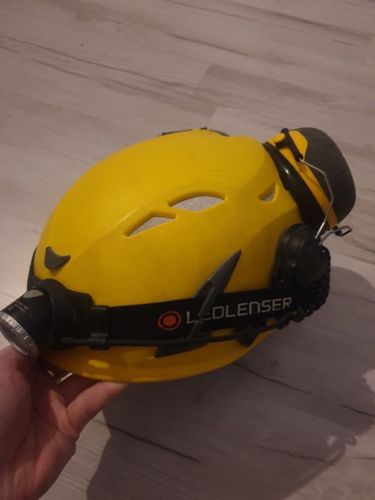Kask budowlany KASK z latarką Stan jak nowy
