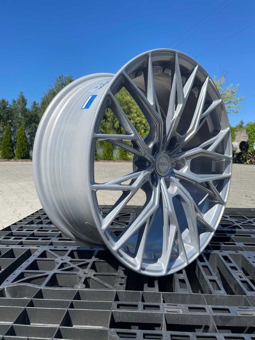 Felgi aluminiowe Yota Wheels YP7 19″ 8,5J ET30 5×120 Gloss Silver