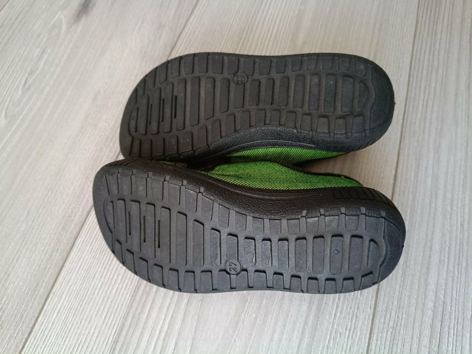 Nowe kapcie do przedszkola piłka nożna 27