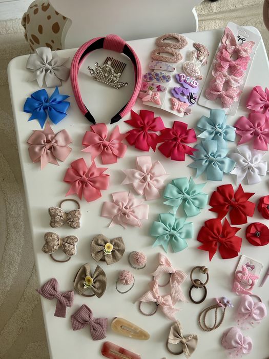 Розпродаж аксесуарів для волосся, заколки, резинки, розчіски