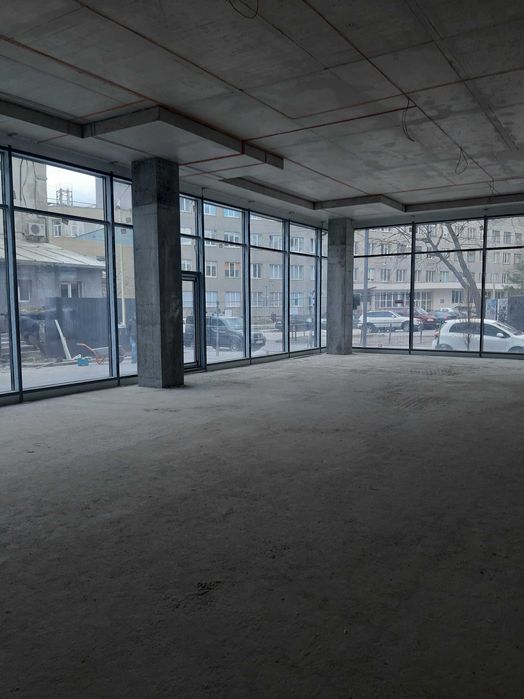 Продаж фасадного приміщення в БЦ по вул. Хімічній , 1328 м2