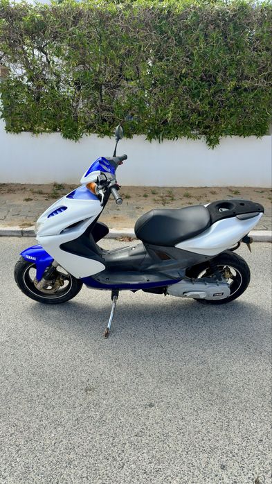 Yamaha Aerox YQ50 (2009) – Original + Escape LeoVince – Excelente Estado