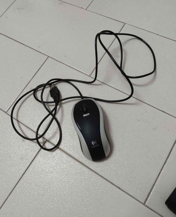 (2 Keyboards) with Mouse (Logitech) and Speakers
Only €1564752253806467122