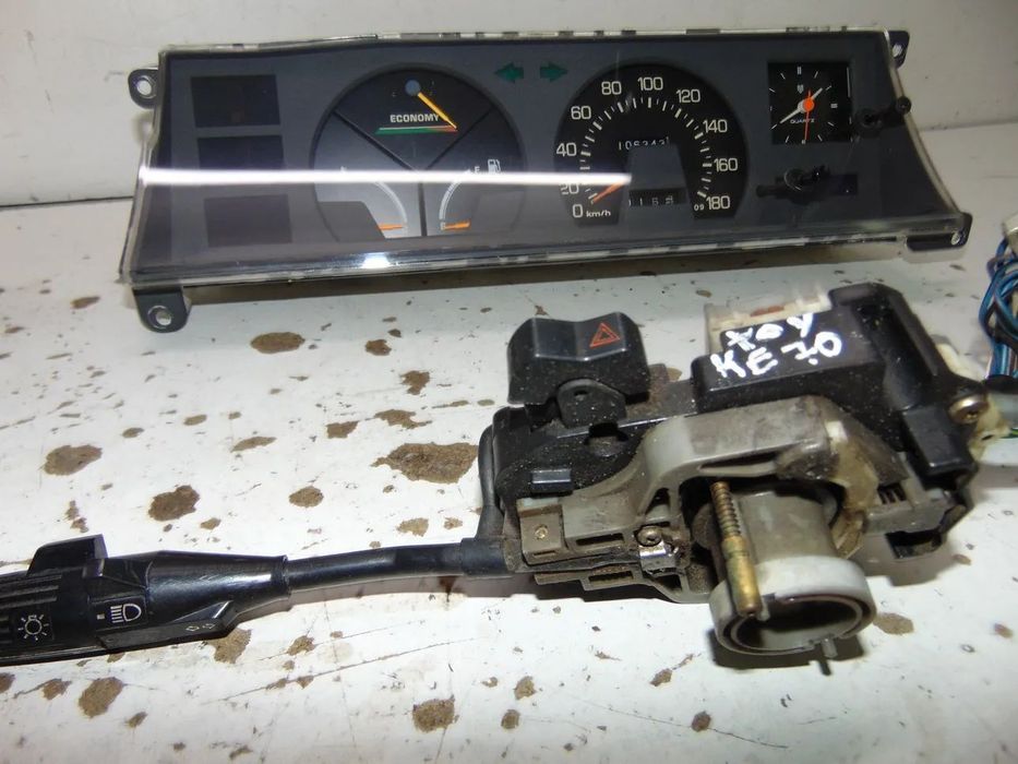 Toyota corolla ke 70 vários