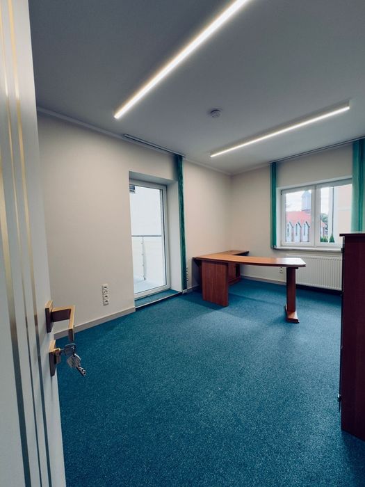 Gabinet/biuro do wynajęcia na Zwyciestwa na Rokosowie –3 gabinety± sek