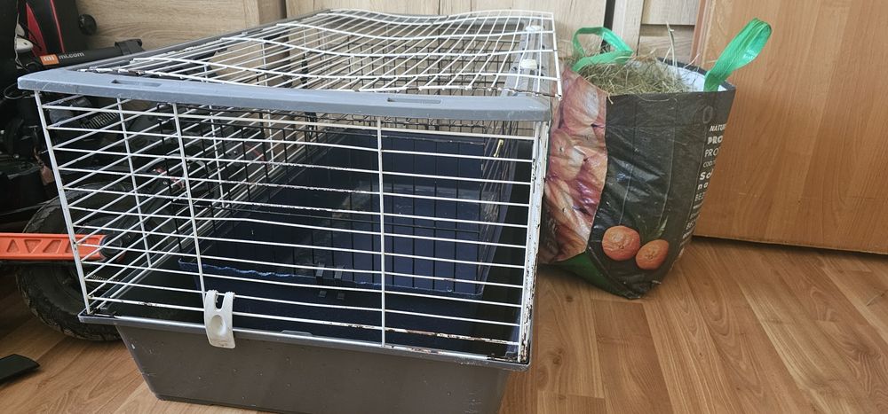 Sprzedam Klatke razem z siankiem