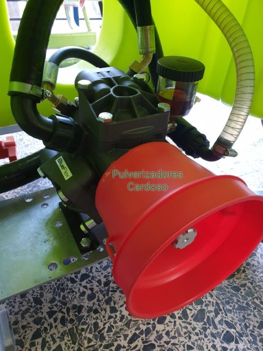 Pulverizador Trator 300L Rocha